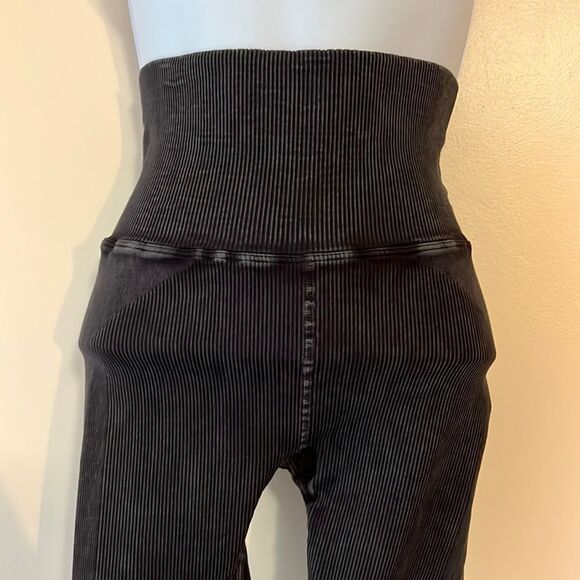 NWOT Free People Happiness Leggings Sz M/L - Picture 3 of 4